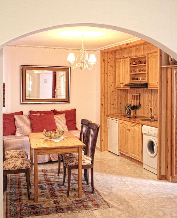 Apartamentos Turisticos Casa Soto Байона Екстериор снимка