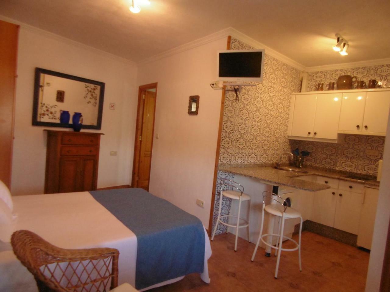 Apartamentos Turisticos Casa Soto Байона Екстериор снимка