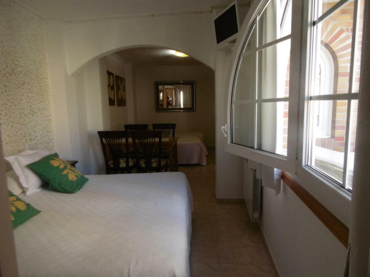 Apartamentos Turisticos Casa Soto Байона Екстериор снимка