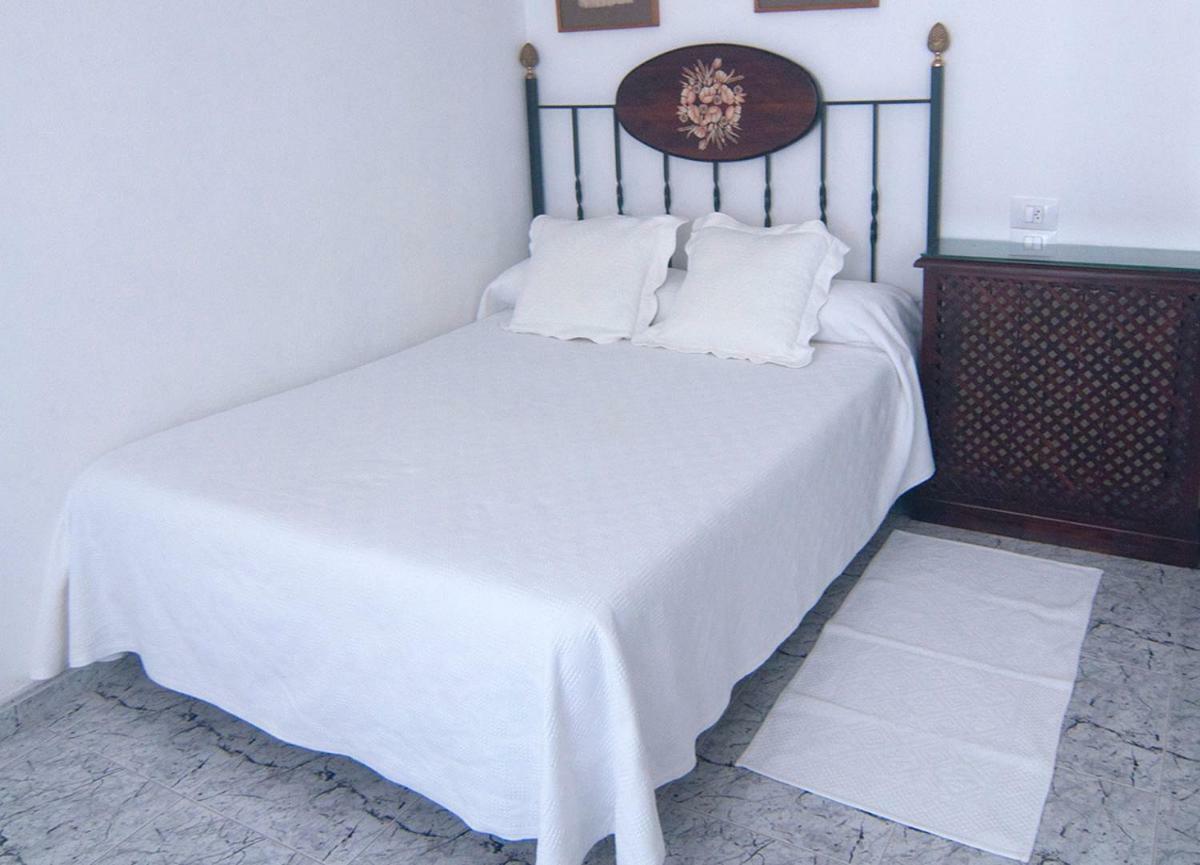 Apartamentos Turisticos Casa Soto Байона Екстериор снимка