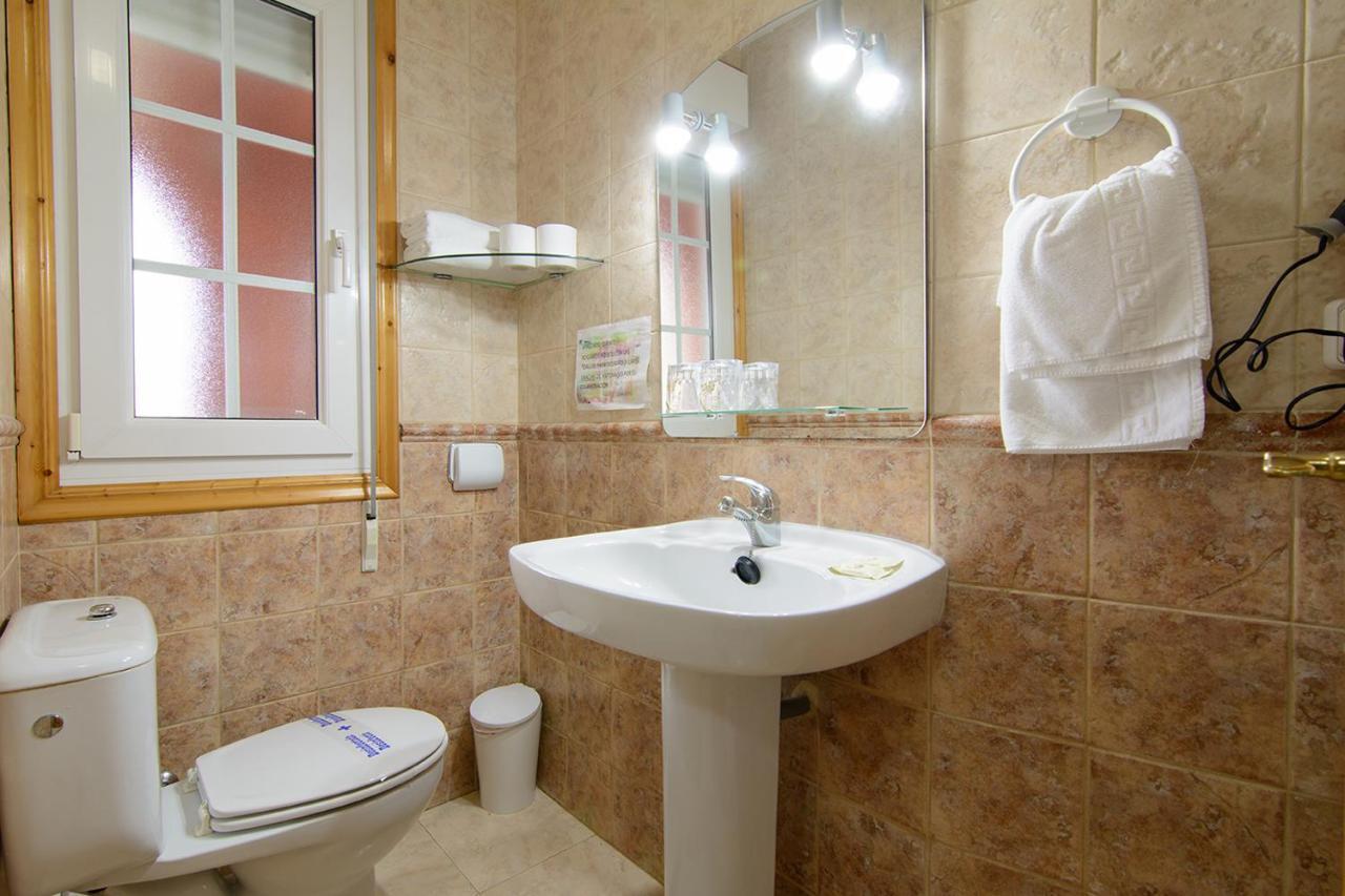 Apartamentos Turisticos Casa Soto Байона Екстериор снимка