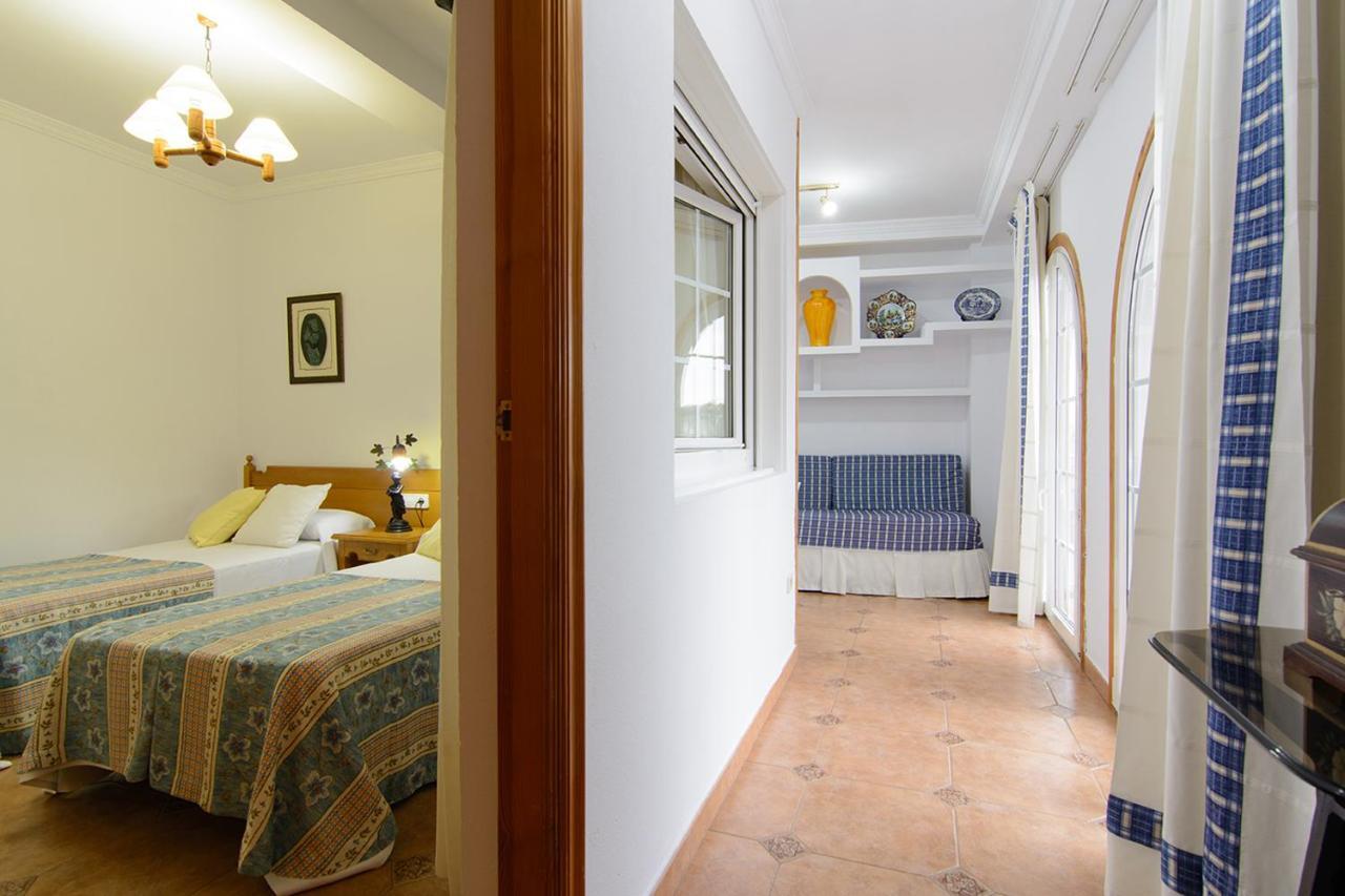Apartamentos Turisticos Casa Soto Байона Екстериор снимка