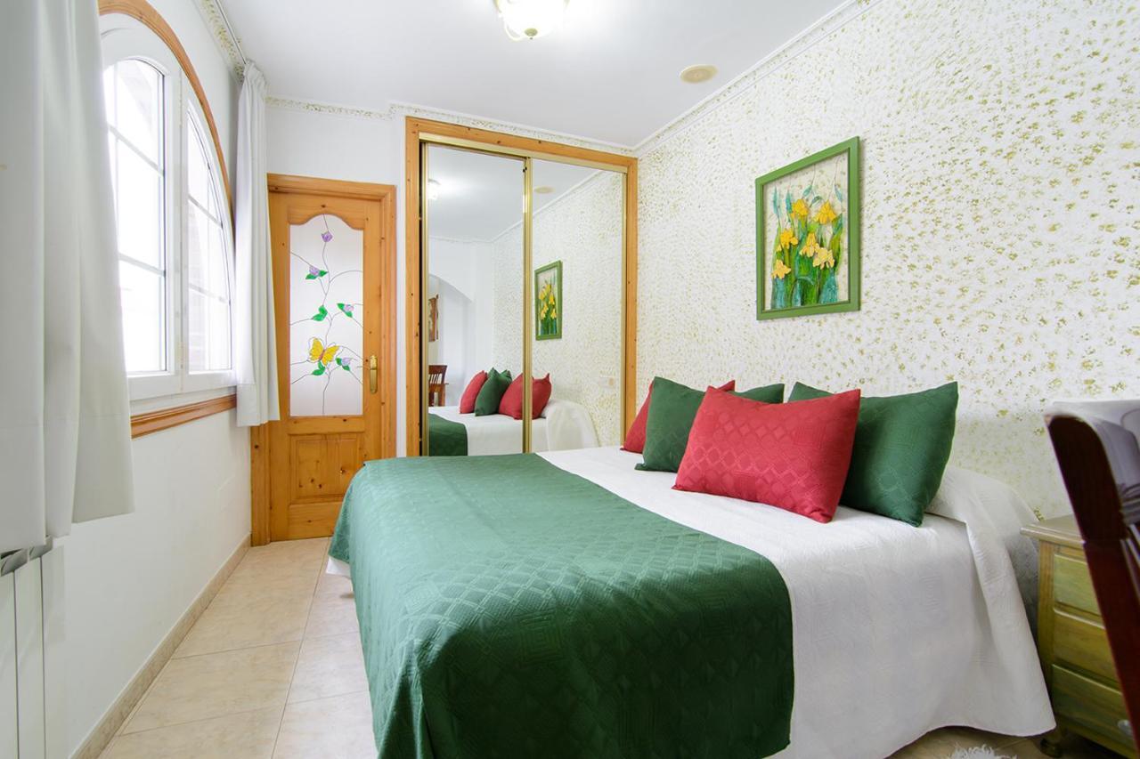 Apartamentos Turisticos Casa Soto Байона Екстериор снимка